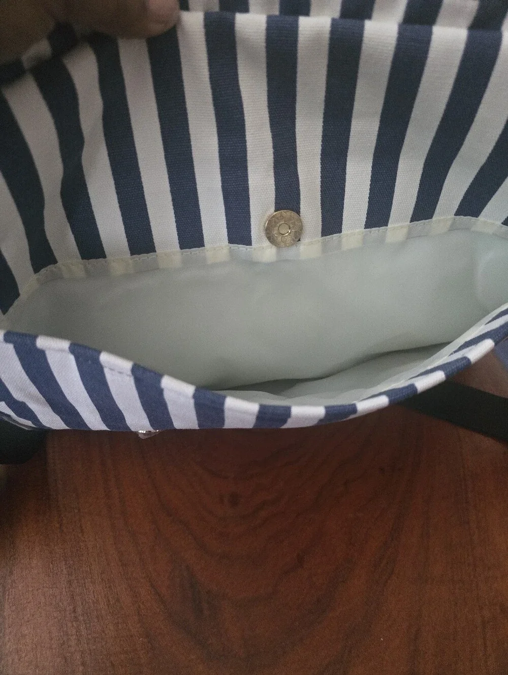 Lovevook Classic Striped Crossbody Bag - Brown, White & Navy